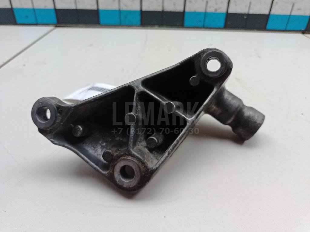 Кронштейн двигателя передний