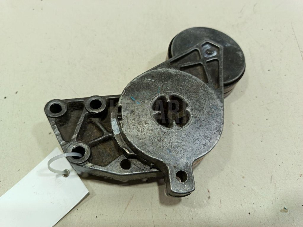 Ролик руч.ремня с кронштейном