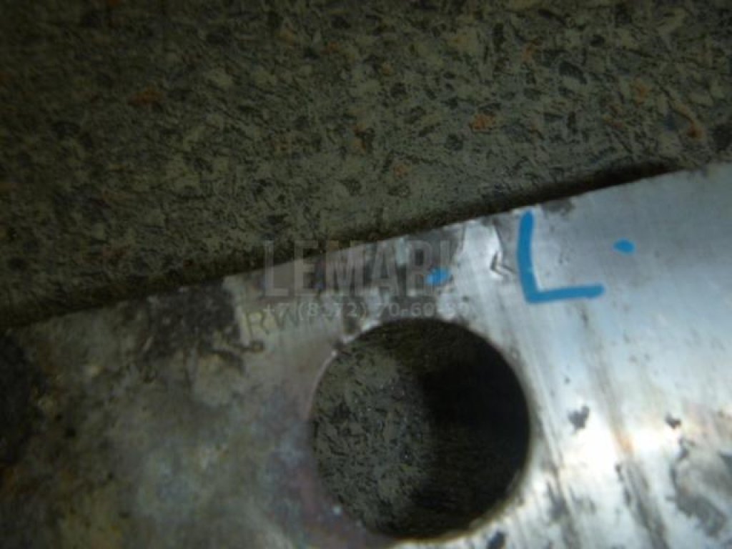 Кронштейн переднего бампера левый