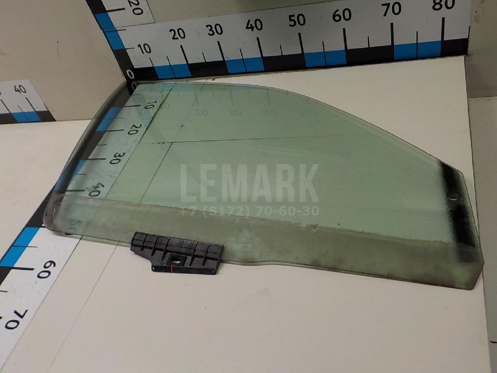 Стекло двери передней правой
