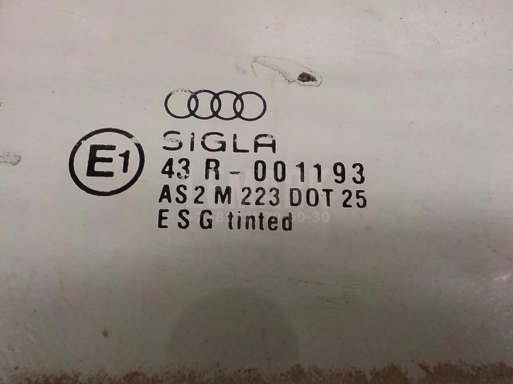 Стекло двери передней правой