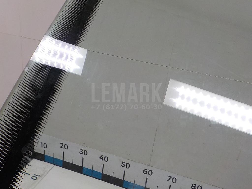 Стекло двери передней правой