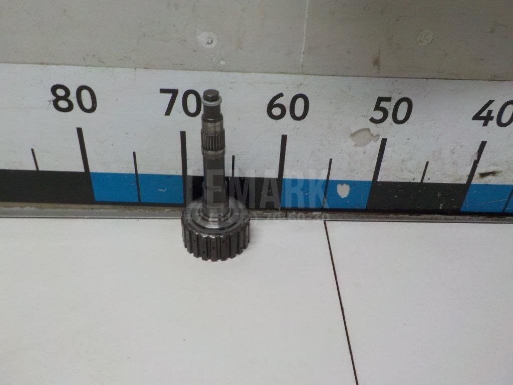 Вал КПП первичный