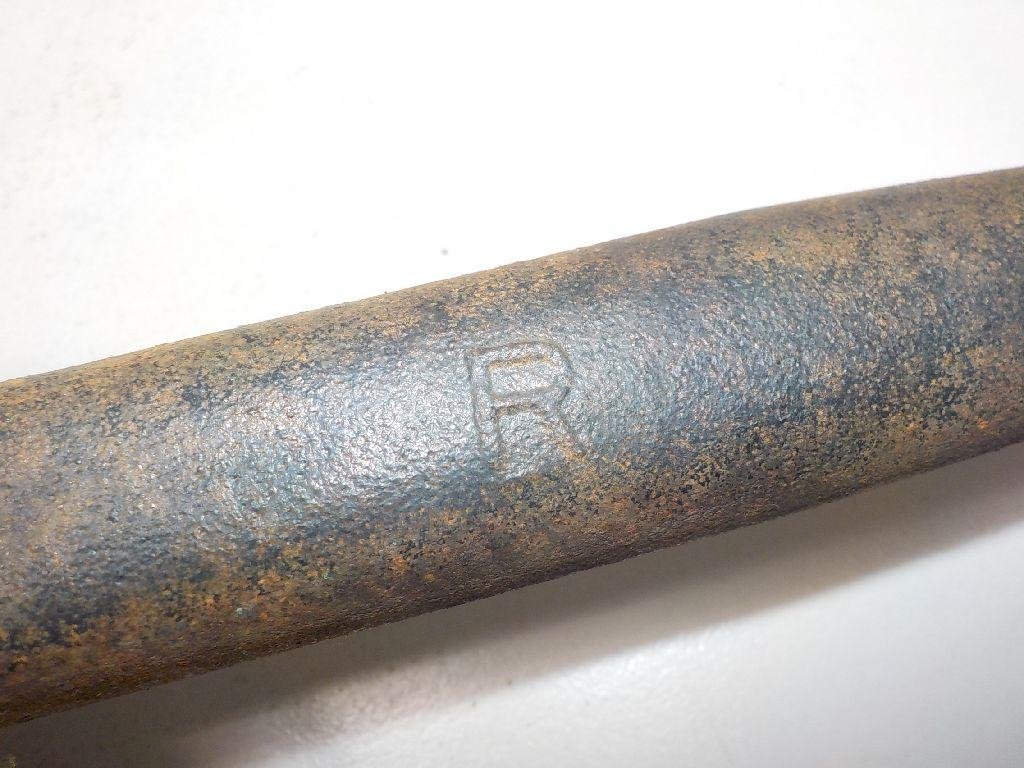 Рычаг передний правый