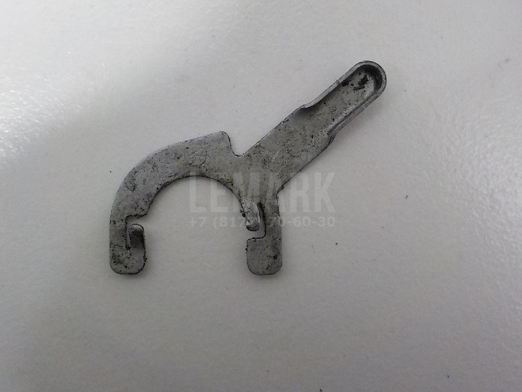 Фиксатор замка двери