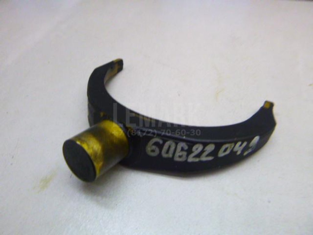 Вилка включения передачи