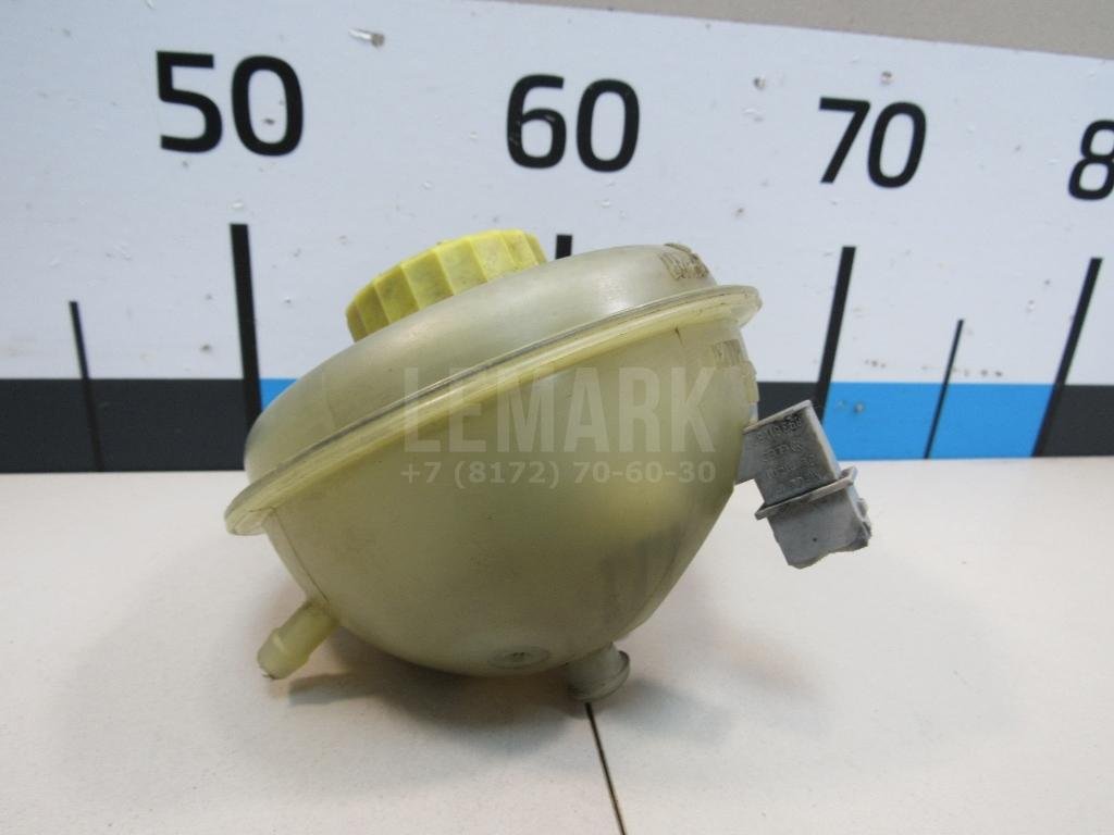 Бачок главного тормозного цилиндра