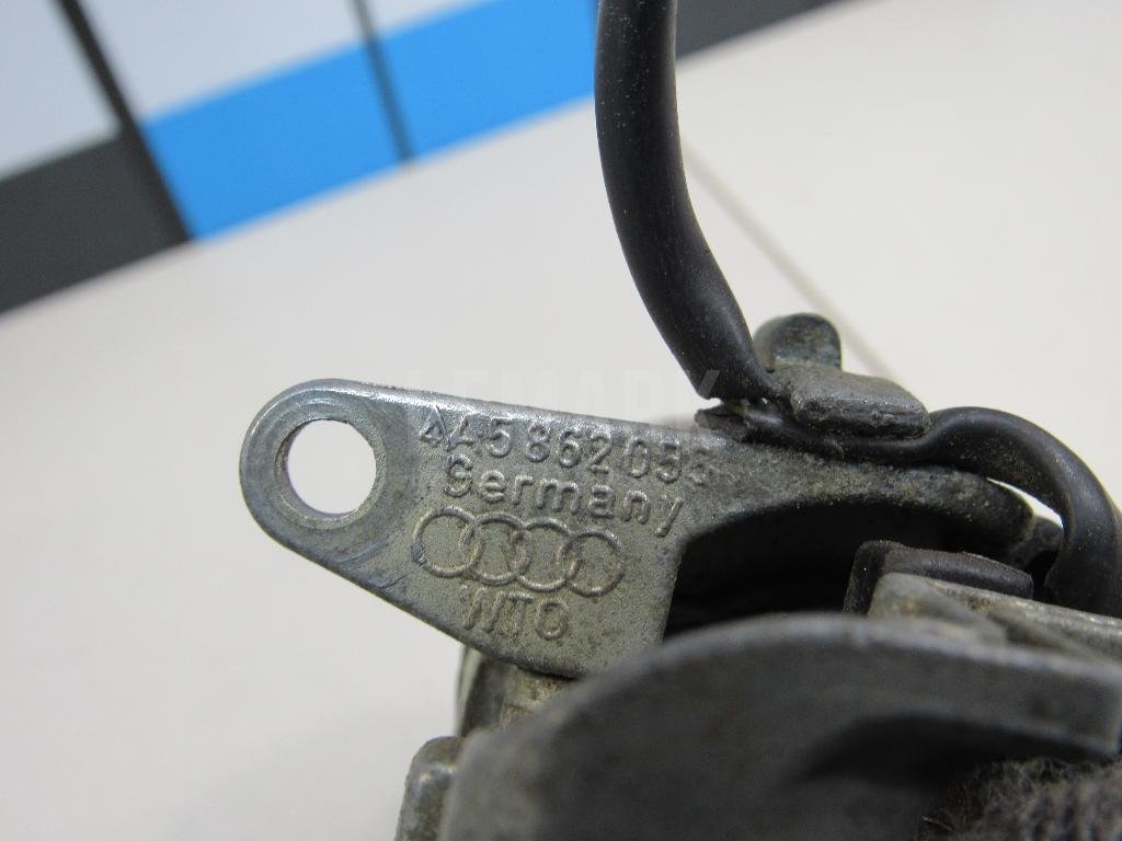 Вставка замка багажника