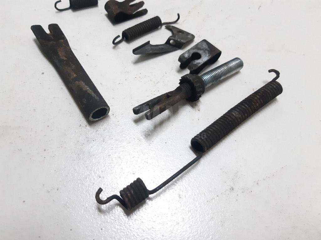 Установочный к-кт задних колодок