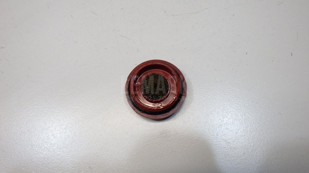 Крышка бачка гидроусилителя