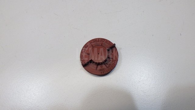 Крышка бачка гидроусилителя