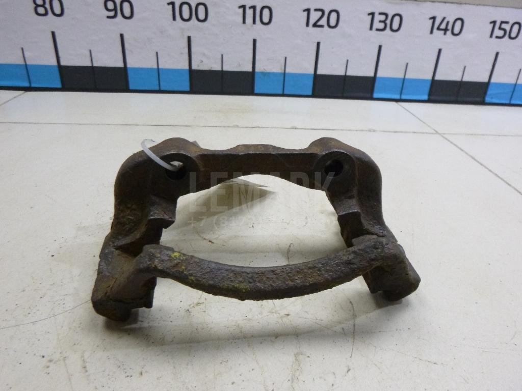 Скоба суппорта переднего