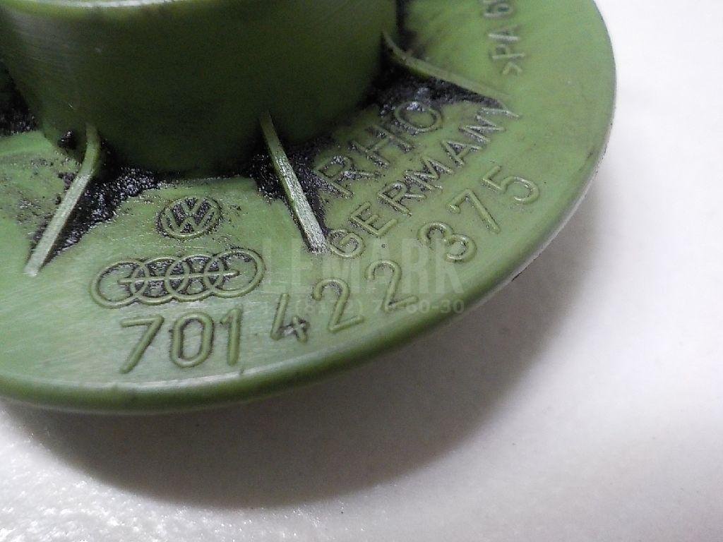 Крышка бачка гидроусилителя