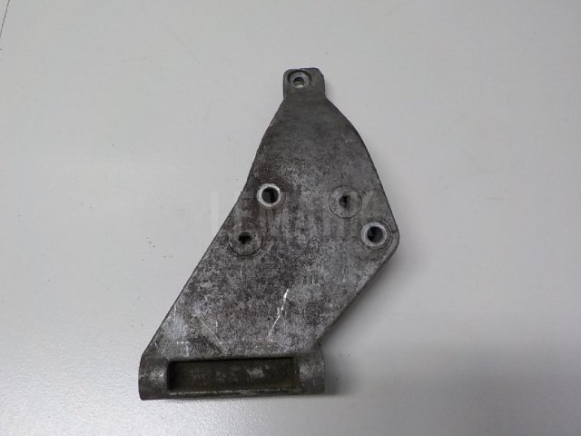 Кронштейн гидроусилителя