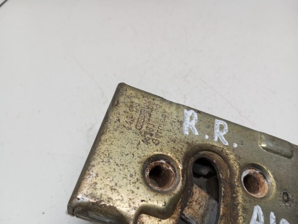 Замок двери задней правой