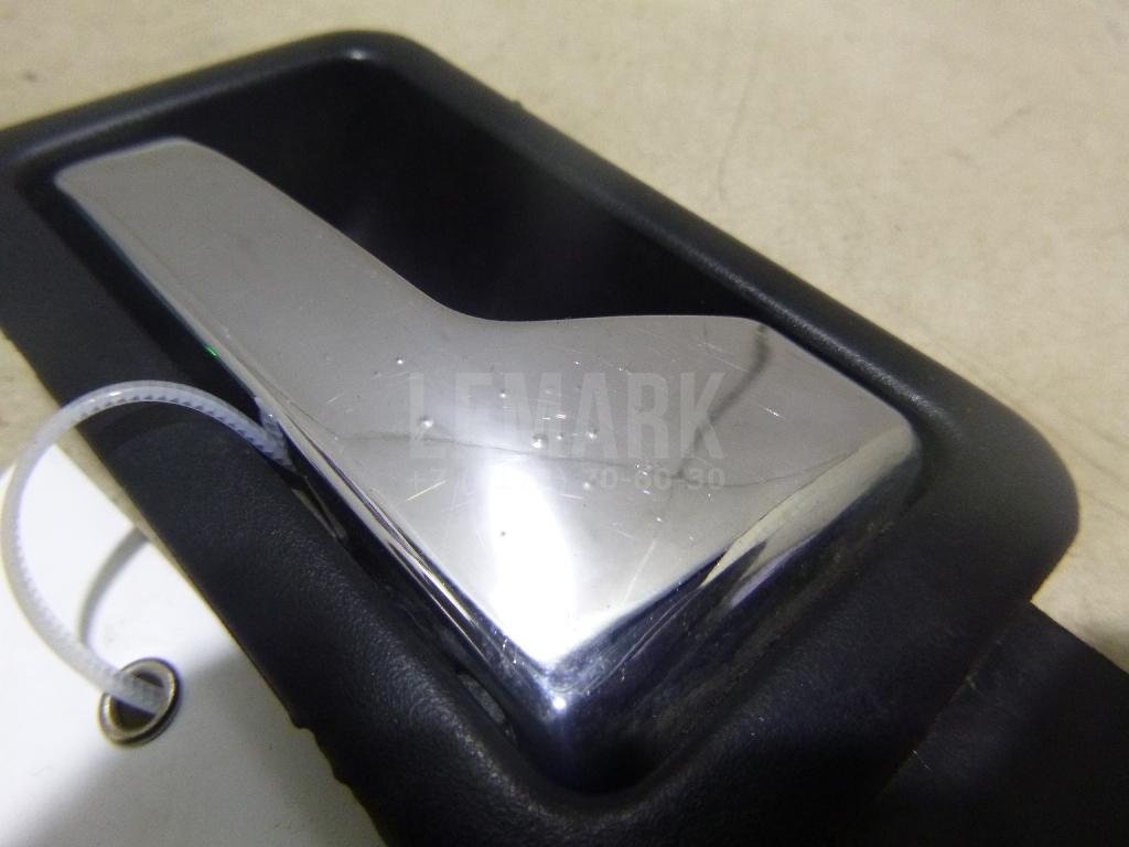 Ручка двери внутренняя правая