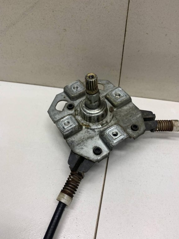 Стеклоподъемник механ. передний правый