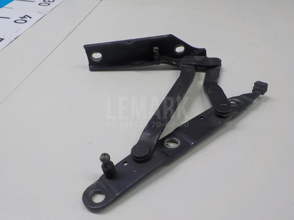 Петля крышки багажника