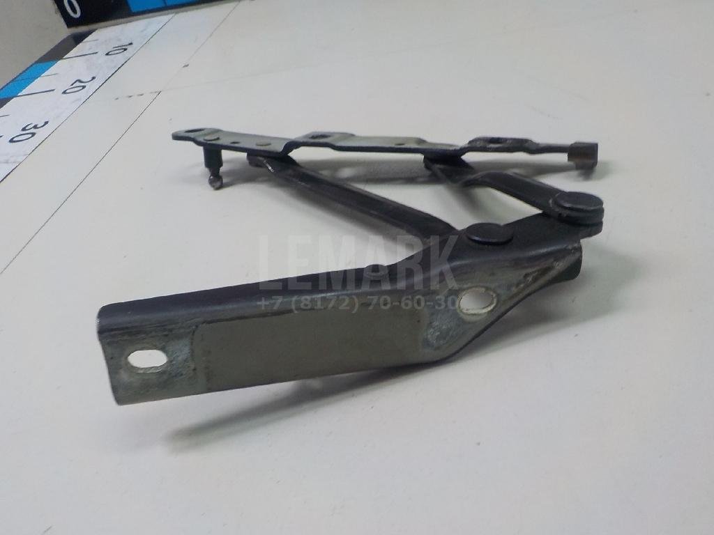 Петля крышки багажника