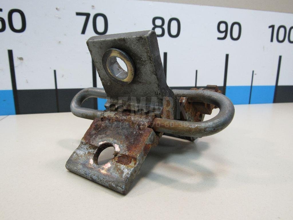 Петля двери передней нижняя