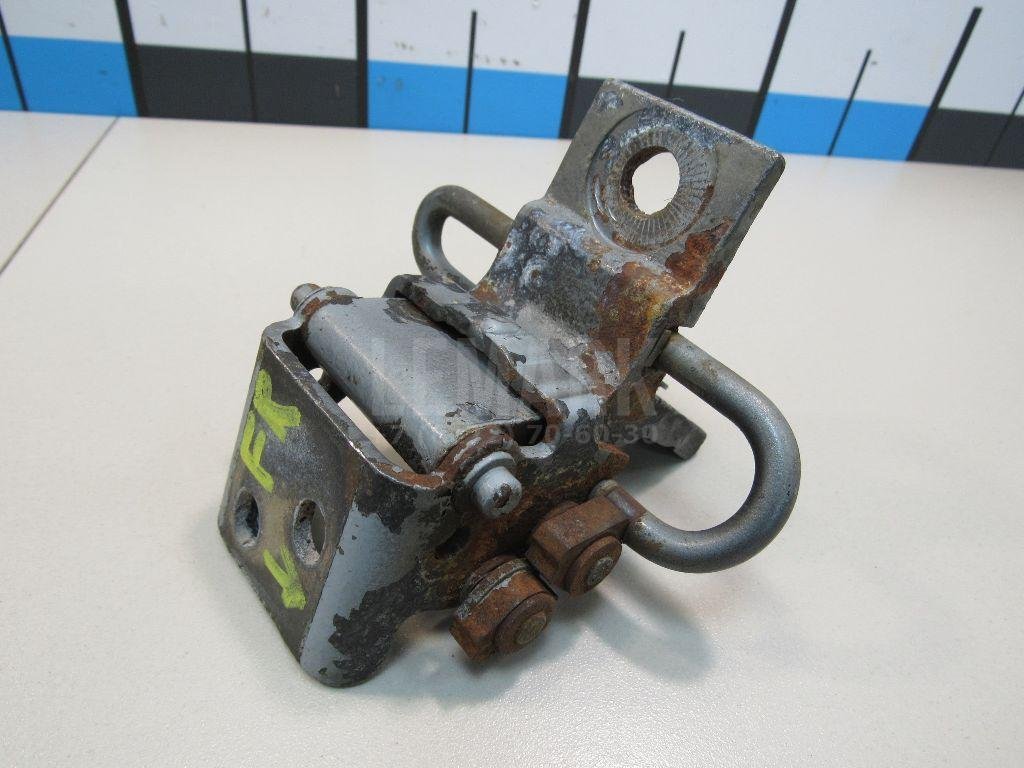 Петля двери передней нижняя