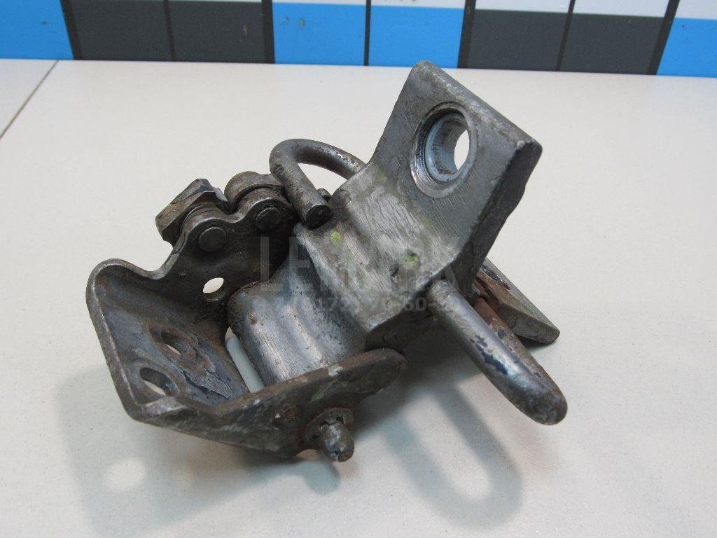 Петля двери передней нижняя