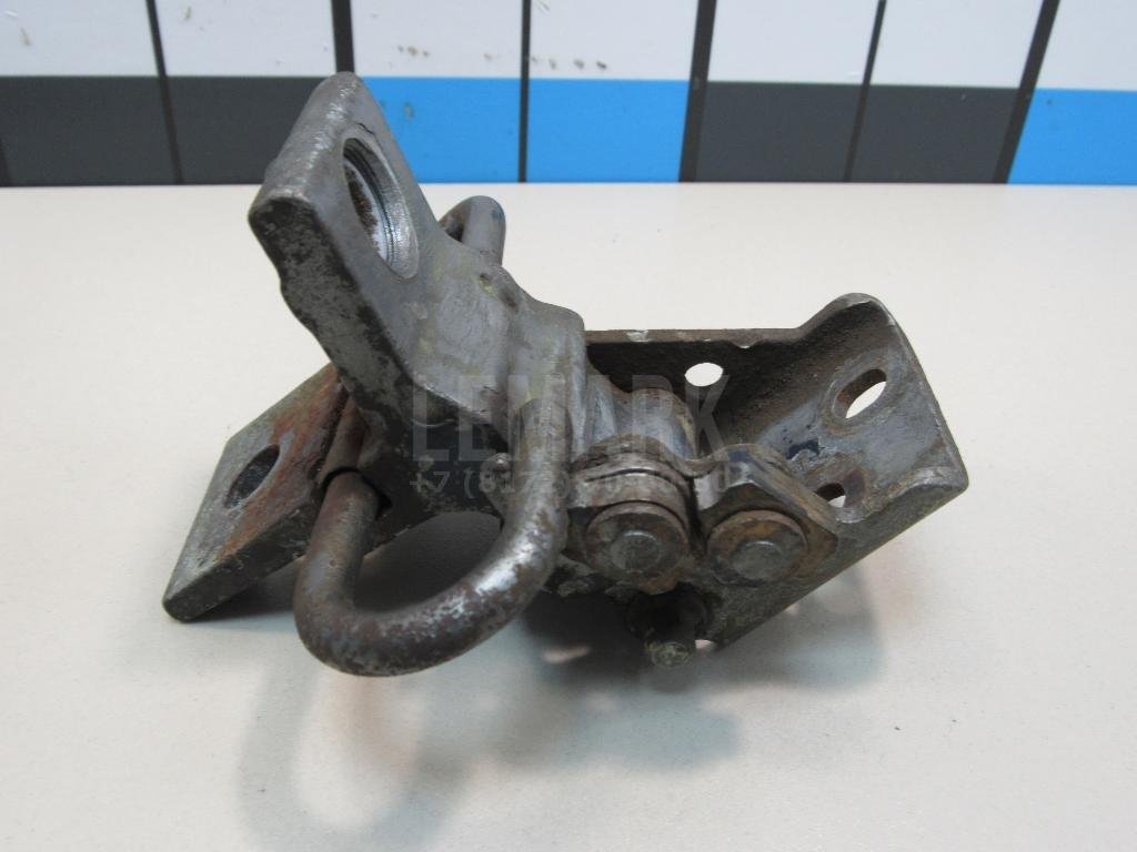 Петля двери передней нижняя