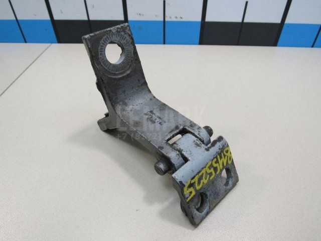 Петля двери