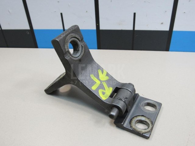 Петля двери