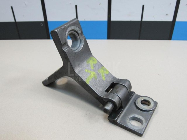 Петля двери