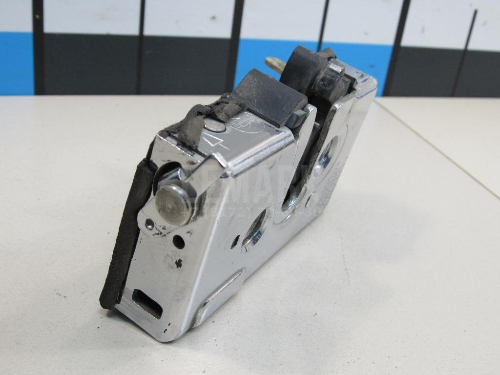 Замок двери задней правой