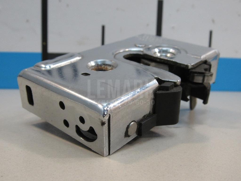 Замок двери передней левой