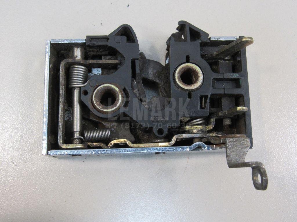 Замок двери передней левой