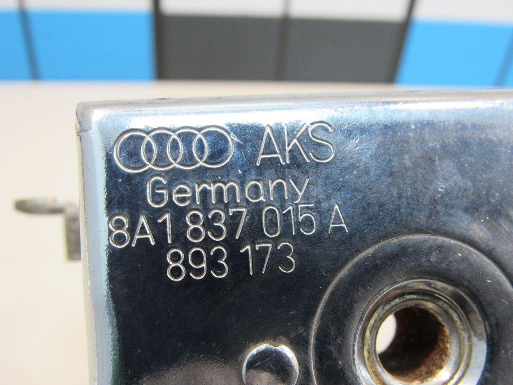 Замок двери передней левой