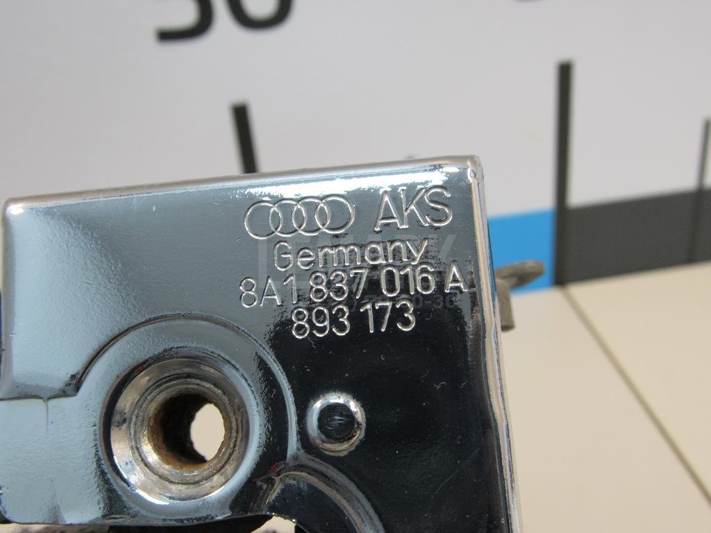 Замок двери передней правой