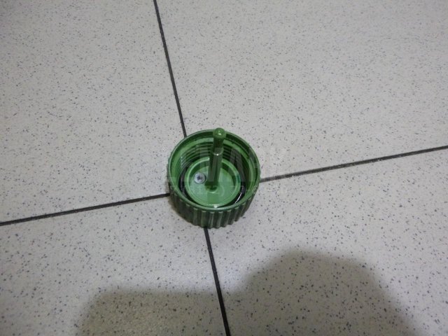 Крышка бачка гидроусилителя