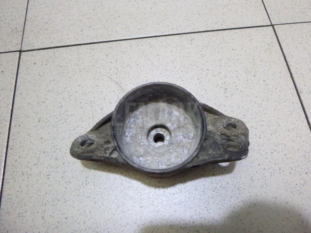 Опора заднего амортизатора