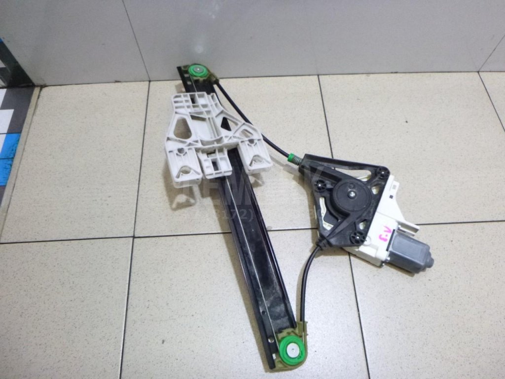 Стеклоподъемник электр. задний левый