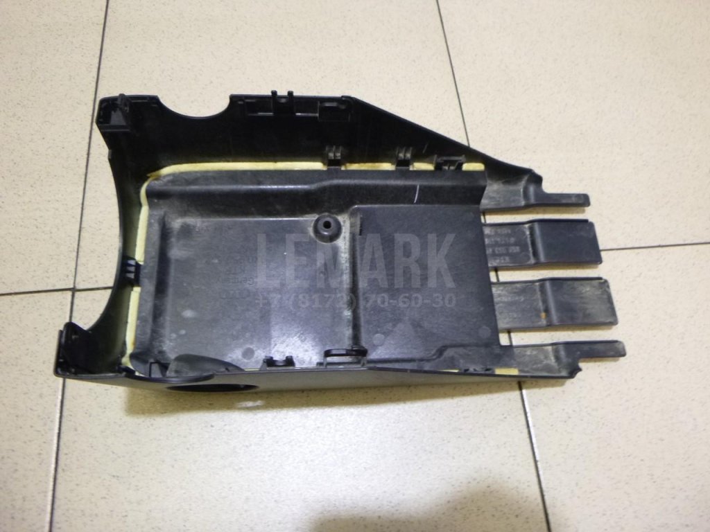 Кожух рулевой колонки нижний