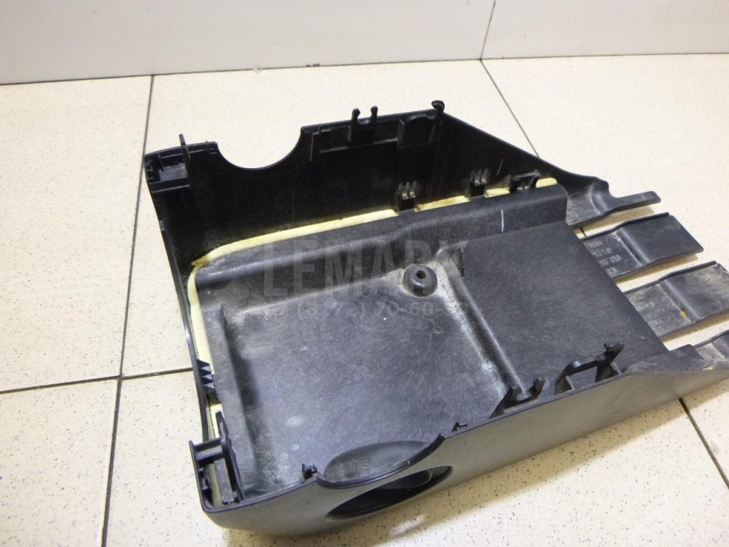 Кожух рулевой колонки нижний