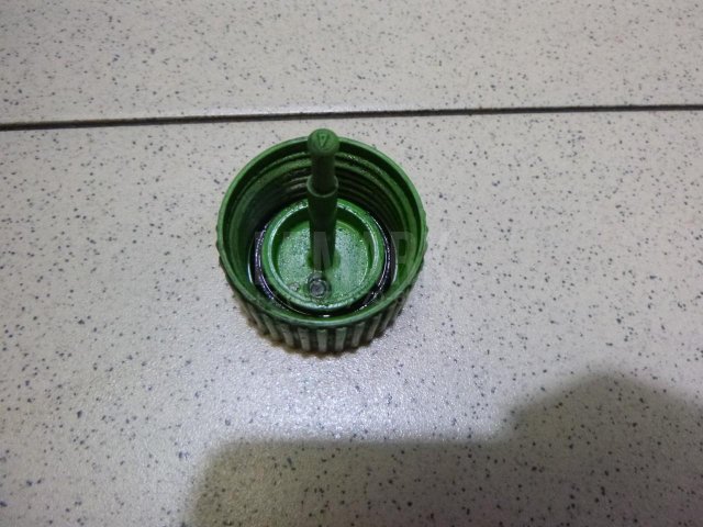 Крышка бачка гидроусилителя