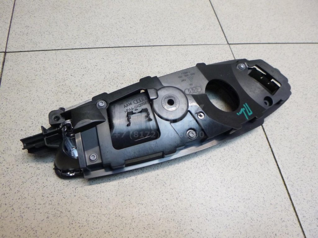 Ручка двери передней внутренняя левая