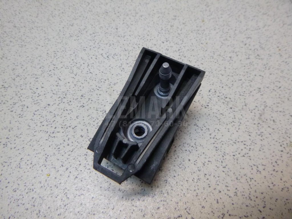 Крепеж фары для  Audi A4 [B9] 2015