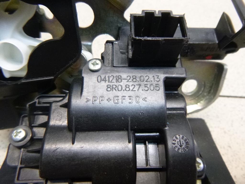 Замок багажника