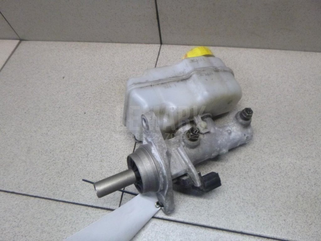 Цилиндр тормозной главный