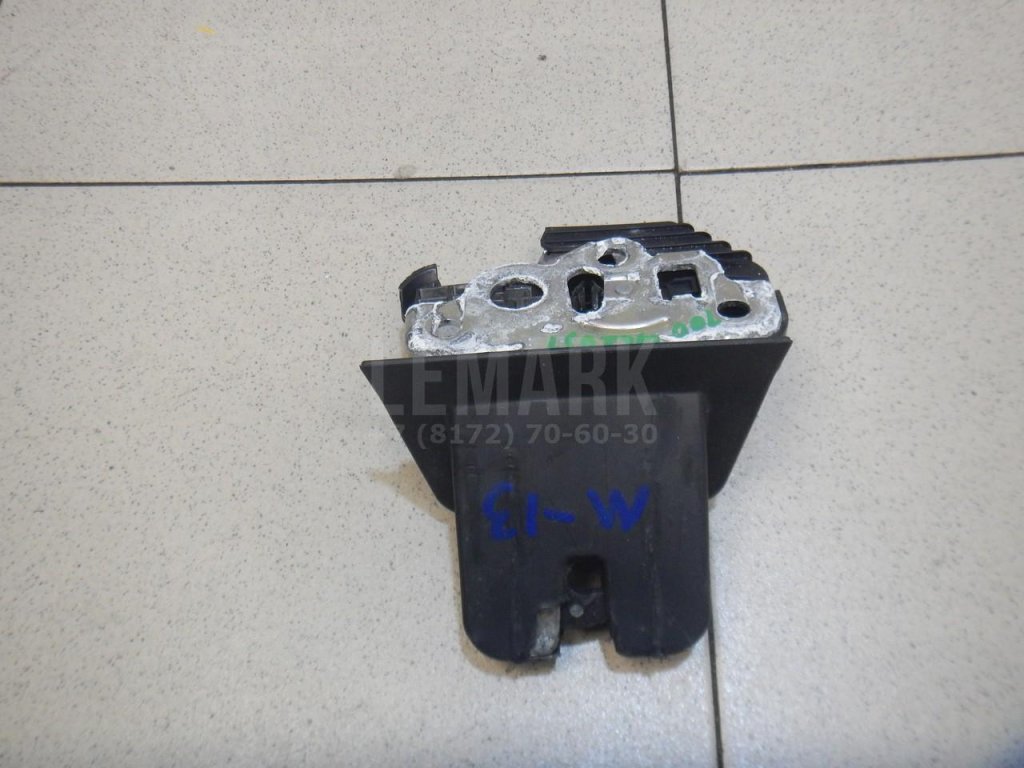 Замок багажника