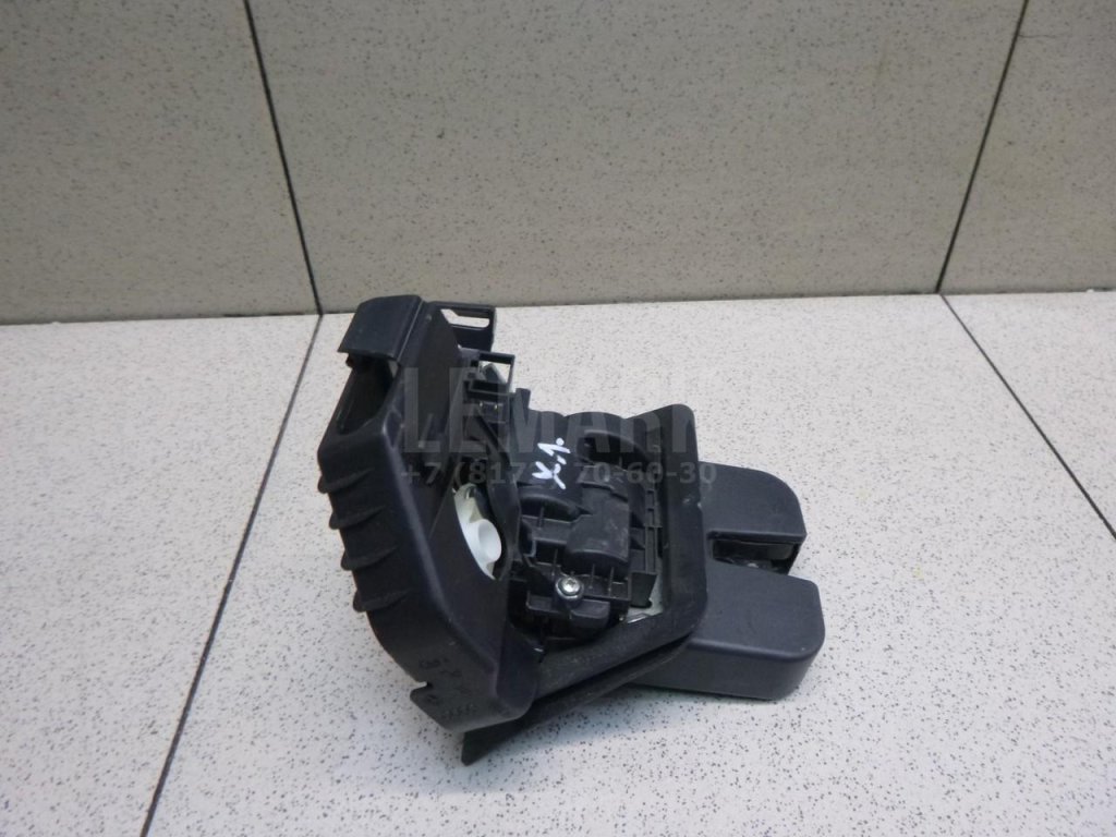 Замок багажника