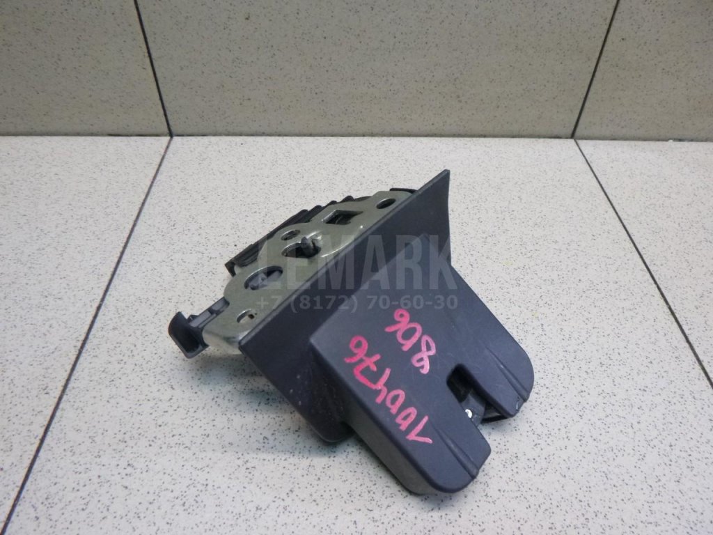 Замок багажника