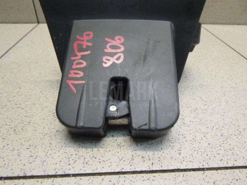 Замок багажника