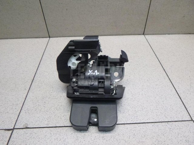 Замок багажника